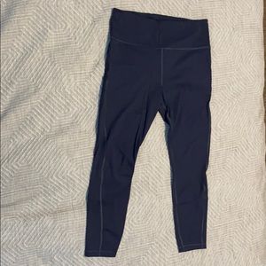 Athleta Sz M Ultimate Stash Pocket 7/8 tight
